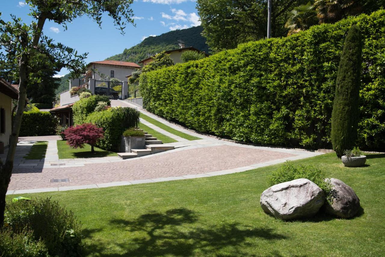 Ferienwohnung Mansarda I Cipressi Lenno Exterior foto